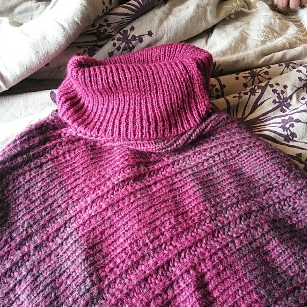 Pullover cape with cow neck